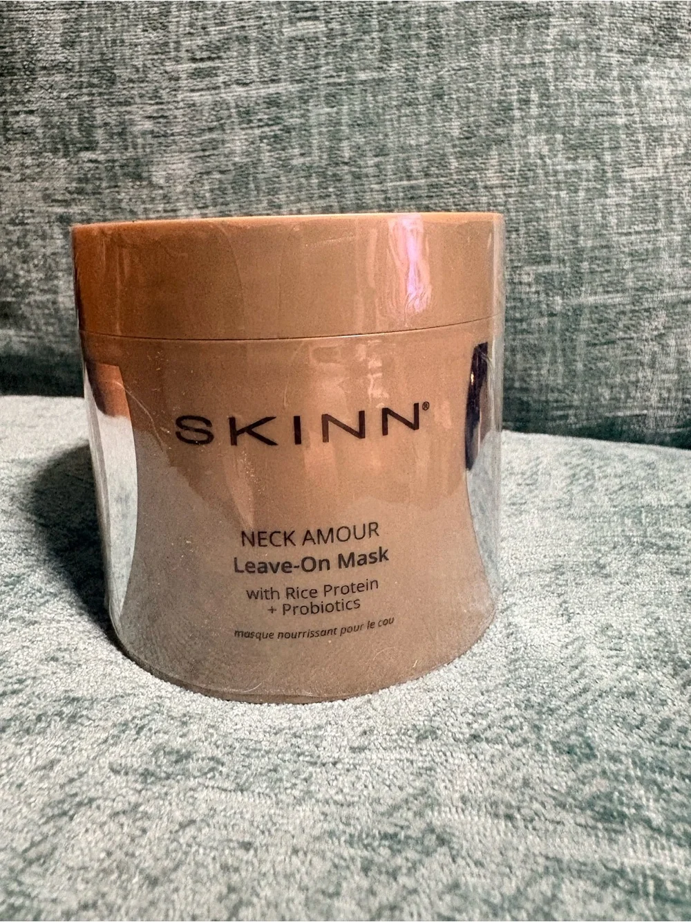 SKINN neck amour